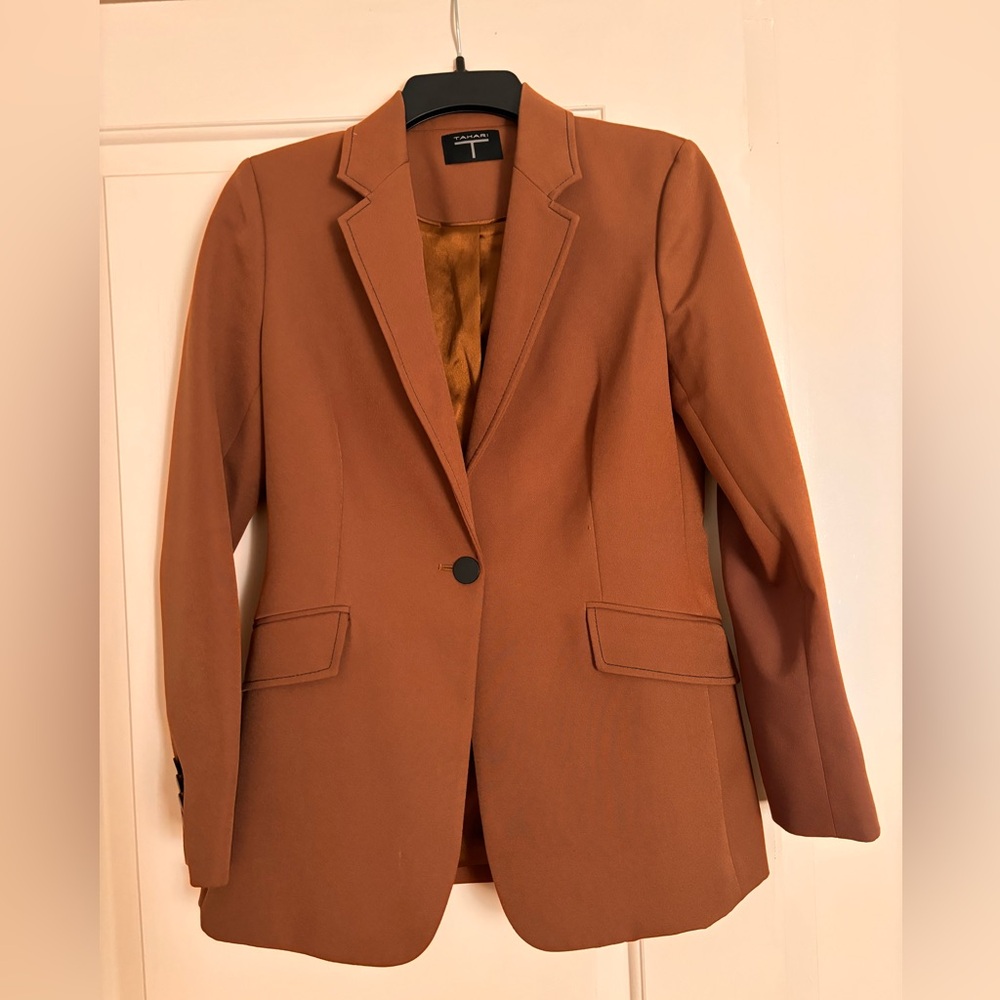TAHARI copper blazer. Brand new condition. Unworn. Size 2. $140 obo
